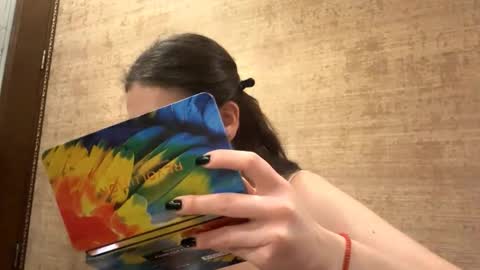 Snapshot of antonettamarinelli chatting on 11.18.25 Serafima online show from 11.18.25