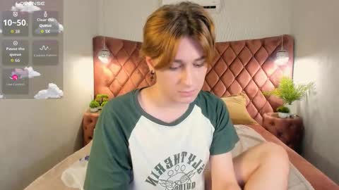 Snapshot of antonylewis chatting on 11.17.25 YummyTony online show from 11.17.25