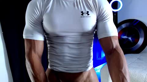 Instagram miguelangel1802  online show from 11.03.25