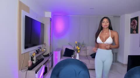 Maria Antonia online show from 10.15.25