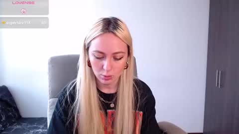 Snapshot of anttoniia chatting on 12.16.24 Antonia online show from 12.16.24