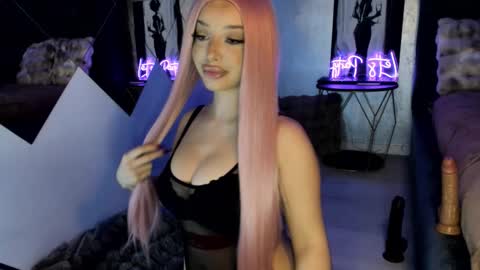 Sophie online show from 11.23.25