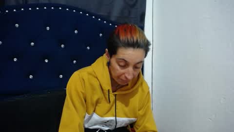 Snapshot of anyu_1306 chatting on 01.10.25 anyu online show from 01.10.25