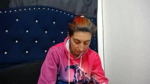 Snapshot of anyu_1306 chatting on 01.12.25 anyu online show from 01.12.25