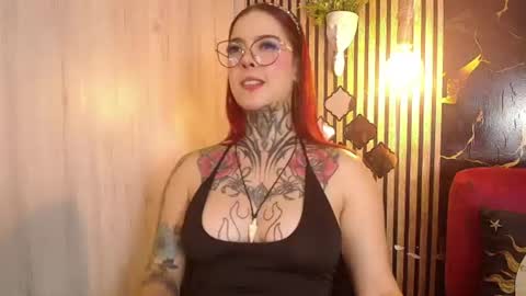 Snapshot of aphrodite__bloom chatting on 07.14.26 aphrodite__bloom online show from 07.14.26