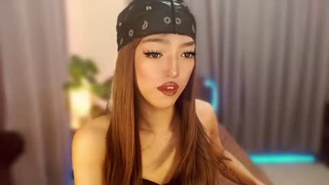 Snapshot of aphrodite_may chatting on 06.25.26 kathryn online show from 06.25.26