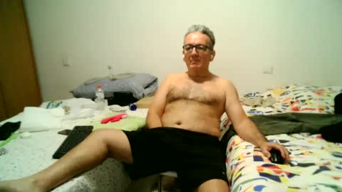 Snapshot of apixaba chatting on 12.28.24 furry bear online show from 12.28.24