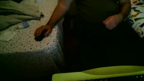 Snapshot of apixaba chatting on 01.06.25 furry bear online show from 01.06.25