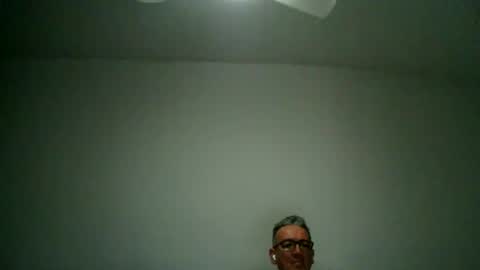 Snapshot of apixaba chatting on 01.19.25 furry bear online show from 01.19.25