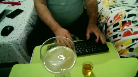 Snapshot of apixaba chatting on 01.25.25 furry bear online show from 01.25.25