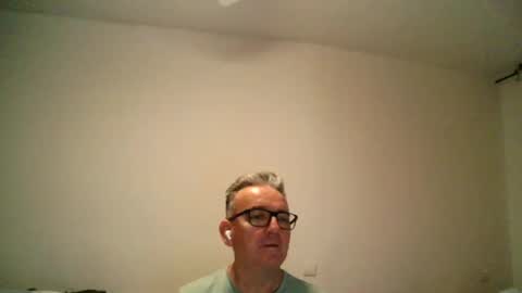 Snapshot of apixaba chatting on 01.26.25 furry bear online show from 01.26.25