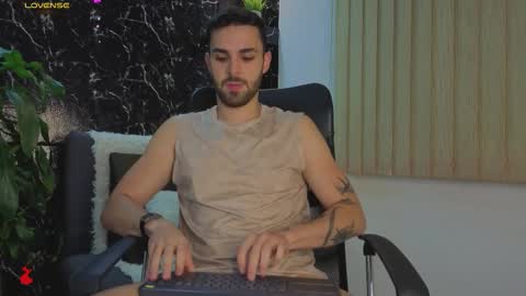 Snapshot of apolo_lux1 chatting on 01.17.26 Apolo Lux online show from 01.17.26