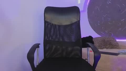 Snapshot of apolo_lux1 chatting on 02.25.26 Apolo Lux online show from 02.25.26