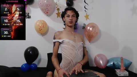 Snapshot of apolo_smith001 chatting on 11.22.25 Apolo online show from 11.22.25