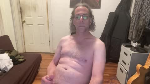 Snapshot of apostrphy chatting on 12.03.24 Apostrphy online show from 12.03.24