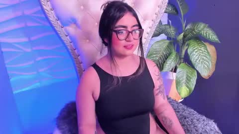 apprilfoxx online show from 10.28.25