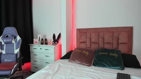 april collinsxx online show from 10.16.25