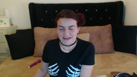 Snapshot of april_harrys chatting on 09.10.25 April online show from 09.10.25