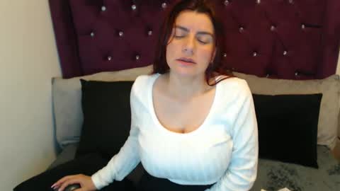 Snapshot of april_harrys chatting on 09.21.25 April online show from 09.21.25