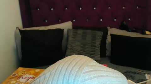 Snapshot of april_harrys chatting on 10.01.25 April online show from 10.01.25