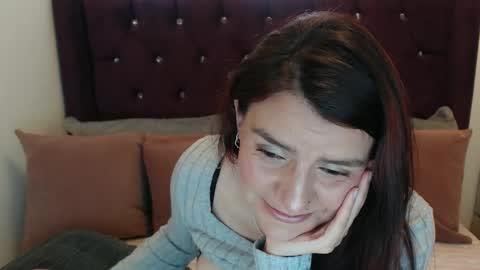 Snapshot of april_harrys chatting on 10.21.25 April online show from 10.21.25