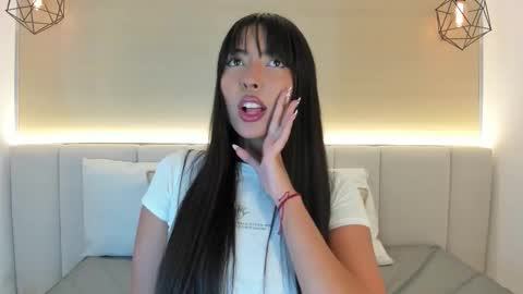 Snapshot of aprilalen chatting on 01.18.26 April online show from 01.18.26