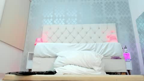 Snapshot of aprilbonnie chatting on 12.27.24 3pm to 930 pm colombia online show from 12.27.24