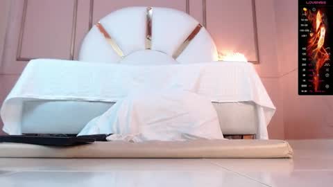 Snapshot of aprilbonnie chatting on 03.08.25 3pm to 930 pm colombia online show from 03.08.25