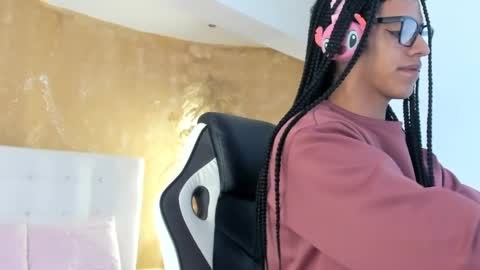 Snapshot of aprill_fox chatting on 02.27.25 aprill_fox online show from 02.27.25