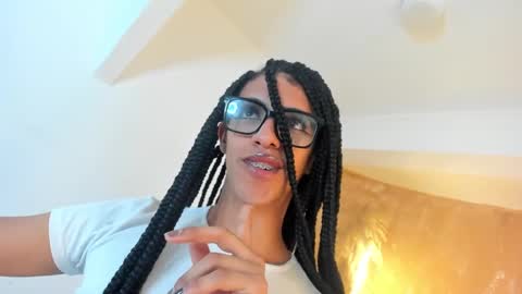 Snapshot of aprill_fox chatting on 03.11.25 aprill_fox online show from 03.11.25