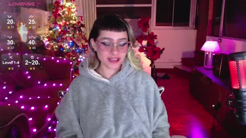 Snapshot of aquamarinebubble chatting on 01.07.25 Zam independent model online show from 01.07.25