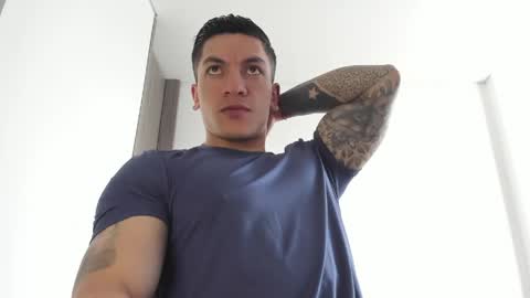 Snapshot of aquiles_51 chatting on 05.01.26 Jonathan online show from 05.01.26
