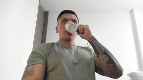 Snapshot of aquiles_51 chatting on 05.03.26 Jonathan online show from 05.03.26