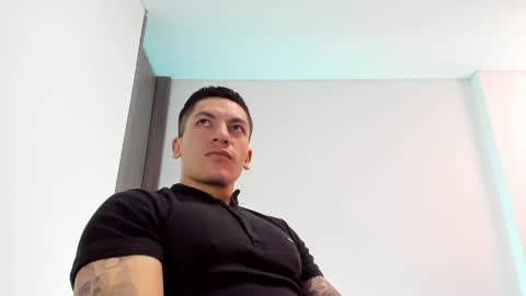 Snapshot of aquiles_51 chatting on 05.21.26 Jonathan online show from 05.21.26
