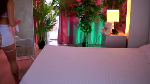 IsaBella online show from 02.06.26