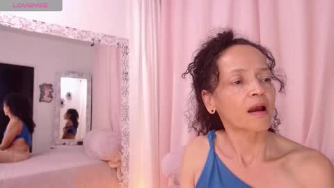 Nadia Cyel online show from 02.06.25