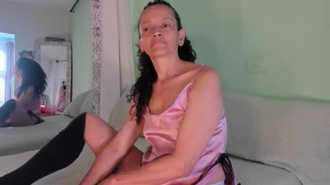 Nadia Cyel online show from 10.13.25