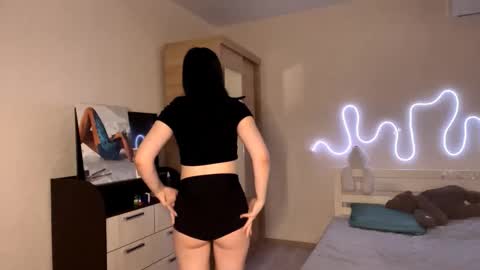 Emi online show from 03.30.26