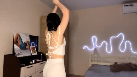 Emi online show from 03.31.26