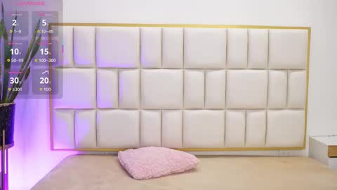 Snapshot of aradia_01 chatting on 01.08.26 online show from 01.08.26