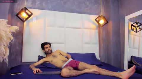 arah_issaa online show from 10.27.25