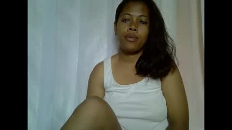 Snapshot of arellah chatting on 02.14.25 arellah online show from 02.14.25