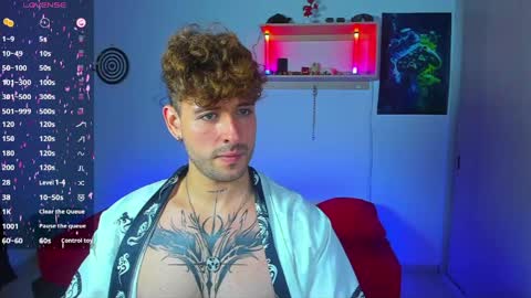 Snapshot of ares_blue chatting on 05.26.26 ares blue online show from 05.26.26