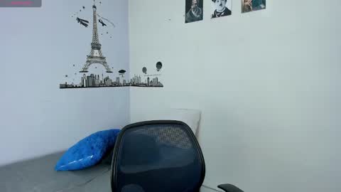 Snapshot of ares_johnsonn chatting on 12.09.24 Ares online show from 12.09.24