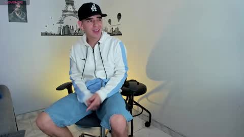 Snapshot of ares_johnsonn chatting on 12.27.24 Ares online show from 12.27.24