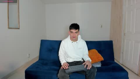 Snapshot of ares_johnsonn chatting on 09.09.25 Ares online show from 09.09.25