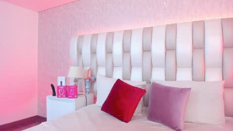 ari_lynn_ online show from 04.03.26