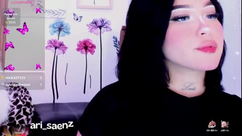 Snapshot of ari_saenz chatting on 12.17.24 online show from 12.17.24