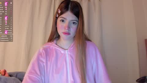 Snapshot of ari_sweet1 chatting on 01.07.25 Ari online show from 01.07.25