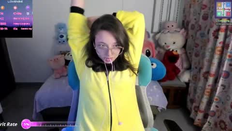 Snapshot of aria_alaia chatting on 05.06.26 Linda online show from 05.06.26